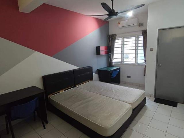 Room for rent in Petaling, Alam Impian
