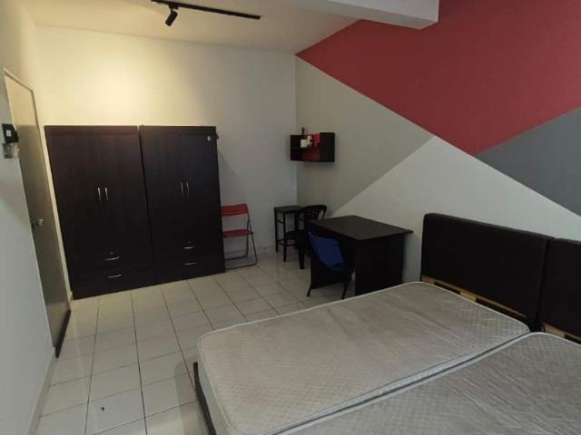 Room for rent in Petaling, Alam Impian