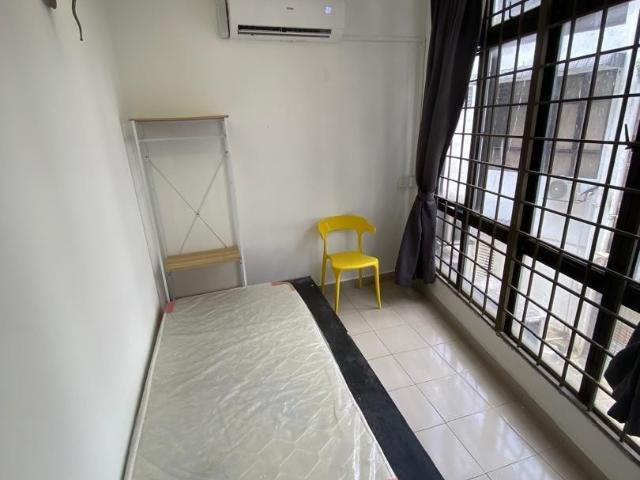 Room for rent in Petaling, Alam Impian