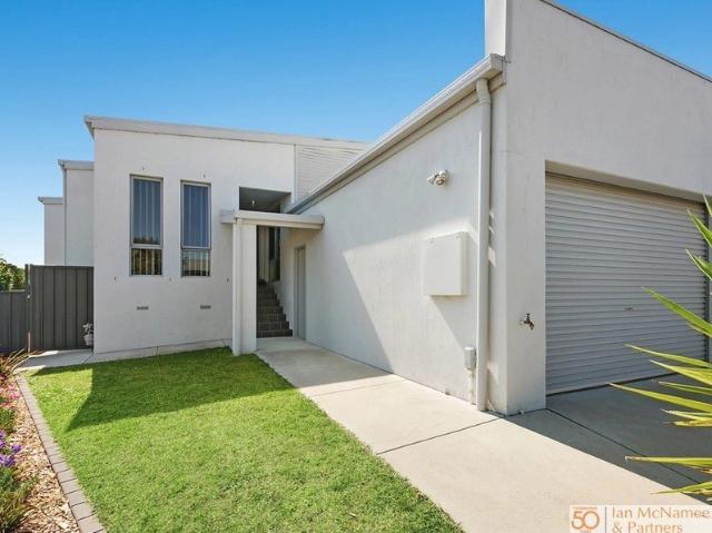 Duplex for sale in Queanbeyan, New South Wales