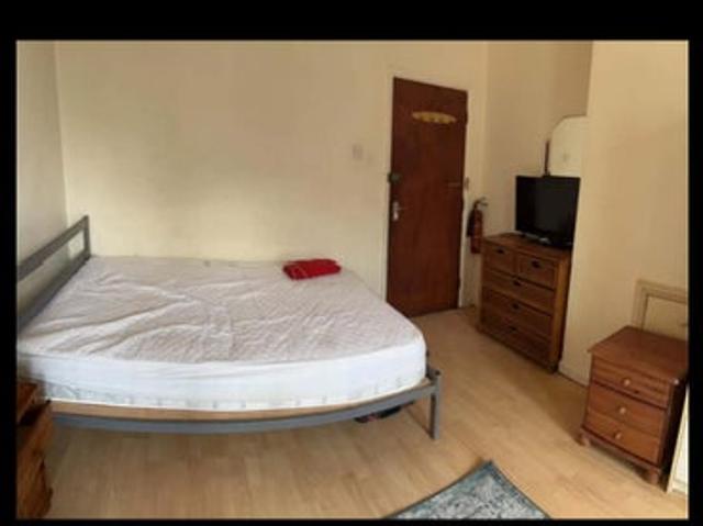 Apartment for rent in Mapesbury, Greater London