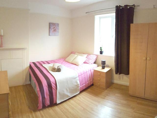 Room for rent in Shepherd's Bush, Greater London