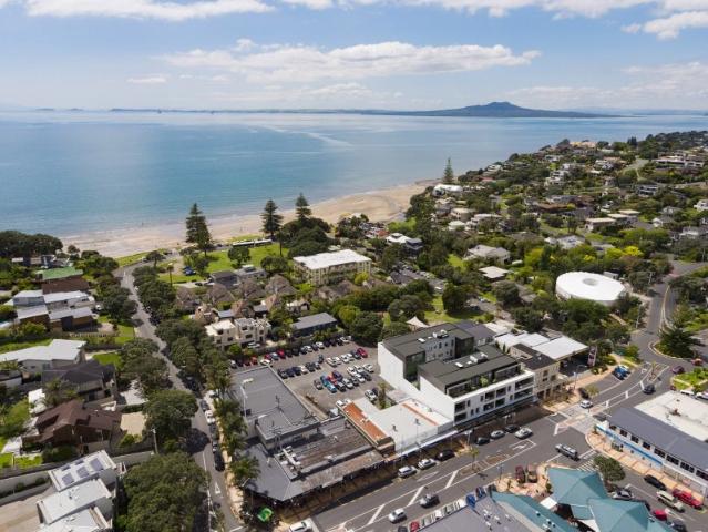 Apartment for sale in Whangaparaoa