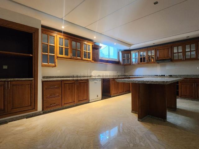 Villa vente à Bouskoura, Gharb-Chrarda-Beni Hssen