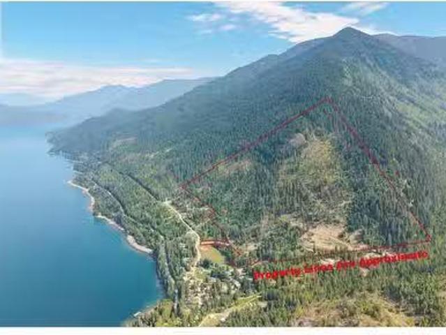 House for sale in Sirdar, British Columbia