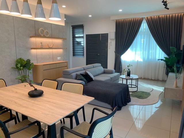 Terraced House for sale in Malaka