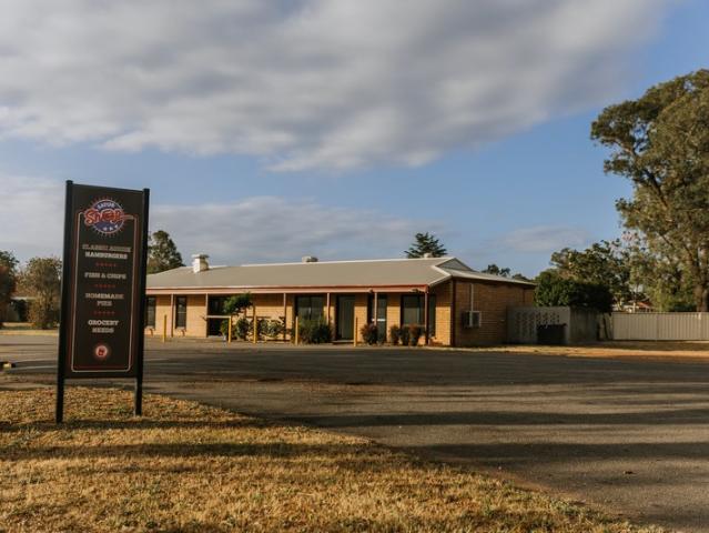 Retail for sale in Satur, Scone