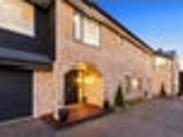 House for sale in Chaslands, Canterbury