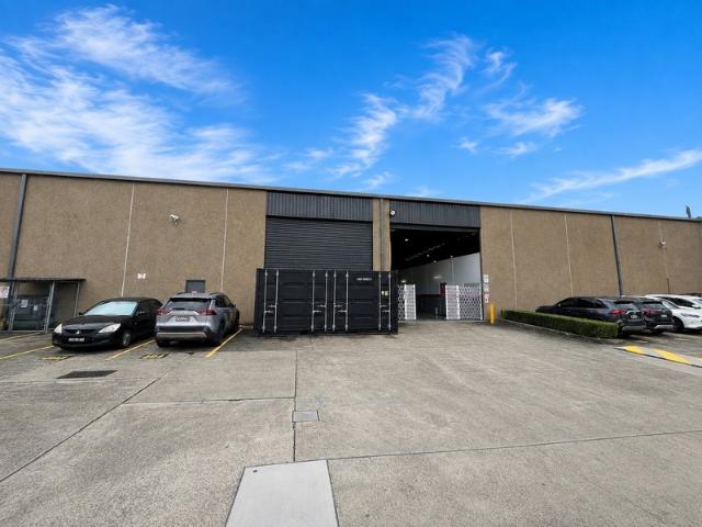 Warehouse for rent in Seven Hills, Sydney