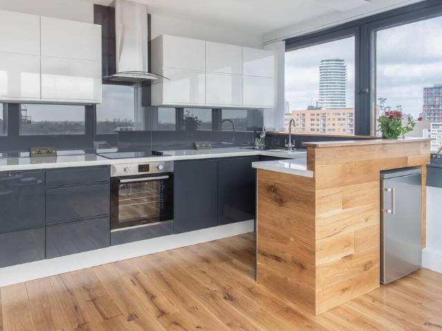 Apartment for rent in Falcon Estate, Greater London