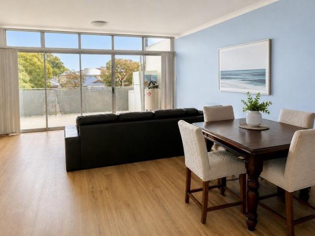 Apartment for sale in Success, Western Australia