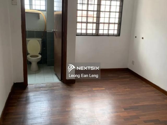 Property for sale in Malaka