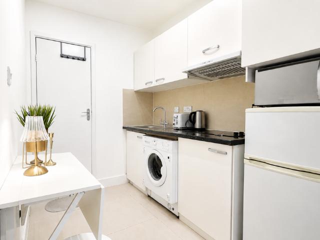 Studio for rent in London Borough of Ealing, Greater London