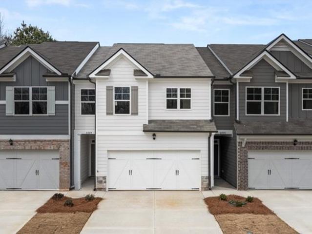 Townhouse for sale in Flowery Branch, Georgia