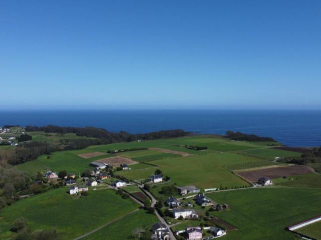 Terreno en venta en El Franco, Asturias