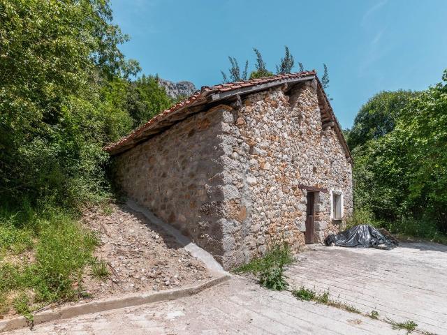 Terreno en venta en Peñamellera Alta, Asturias