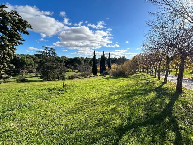 Terreno en venta en Sevilla La Nueva, Madrid