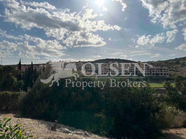 Terreno en venta en Valle Romano, Estepona