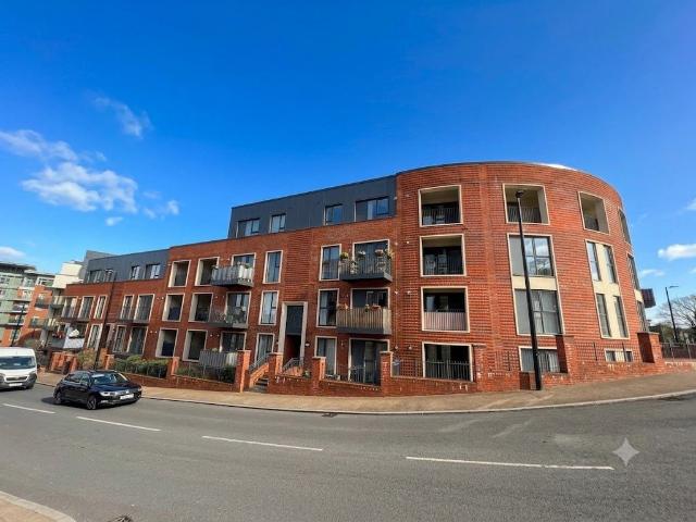 Apartment for rent in Daws Hill, Cressex