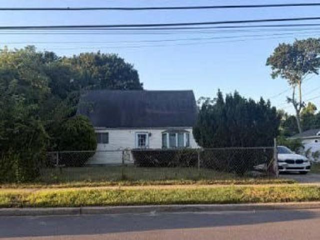 House for sale in Bohemia, New York