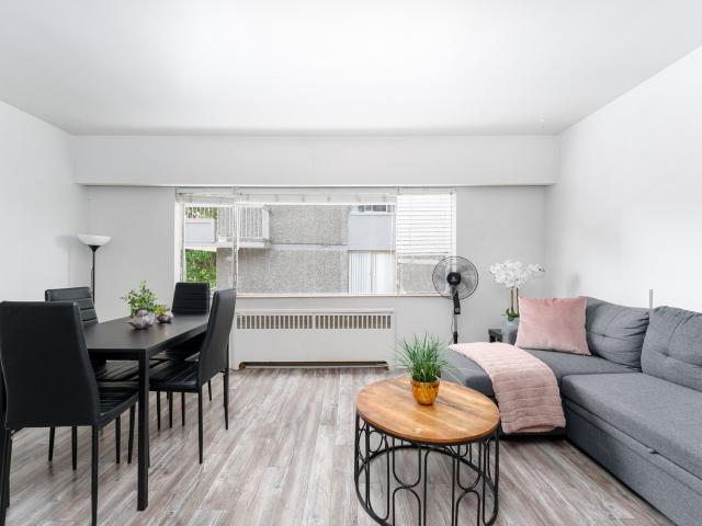 Apartment for rent in Lower Robson, Vancouver
