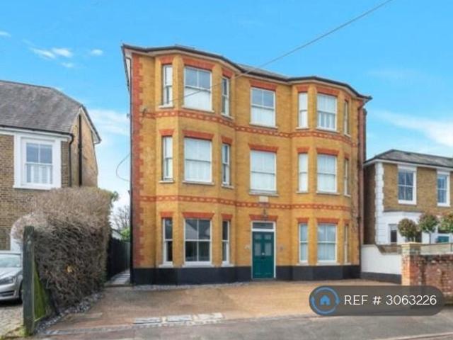 Apartment for rent in Weybridge, Elmbridge