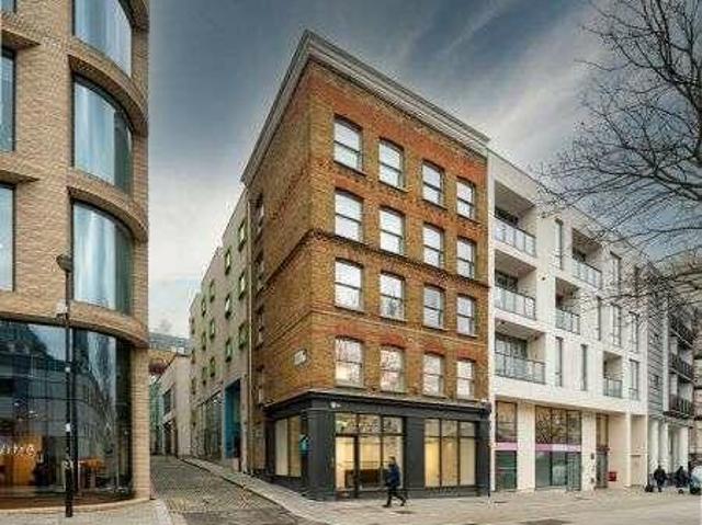 House for sale in Bank, Greater London