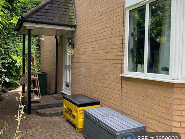 Apartment for rent in Oldfield Brow, Trafford Park