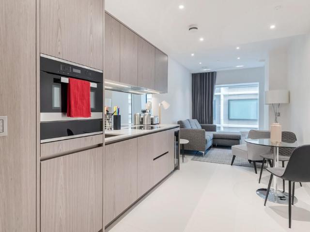 Apartment for rent in Lyons, Greater London