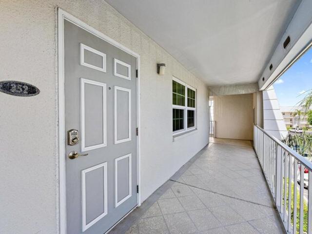 Condo for sale in Riviera Beach
