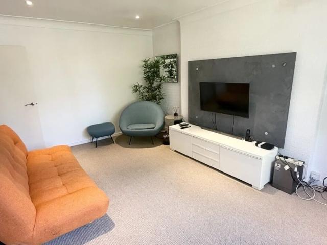 Apartment for rent in Long Ditton, Elmbridge