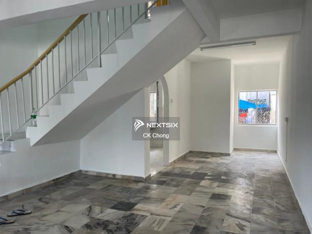 Residential House for sale in Malaka