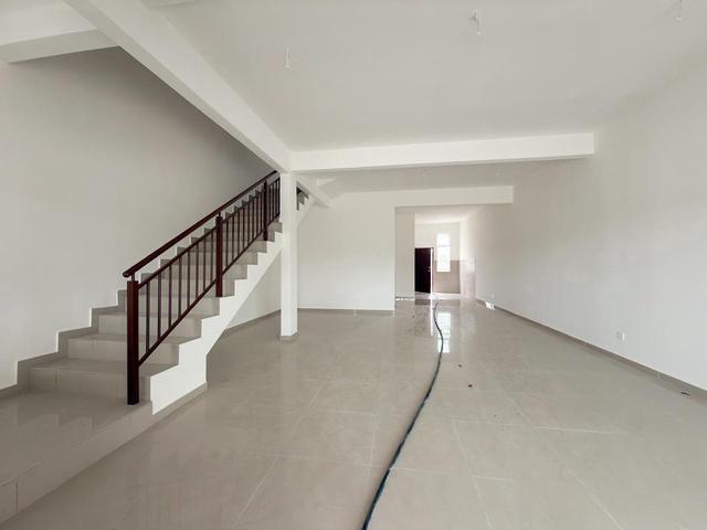 Terraced House for sale in Malaka