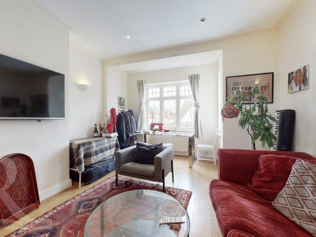 Apartment for rent in Golders Green, Greater London