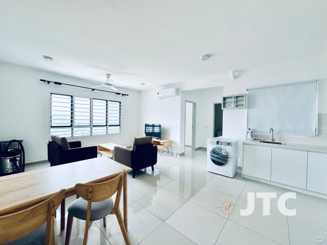 Room for rent in Petaling, Alam Impian