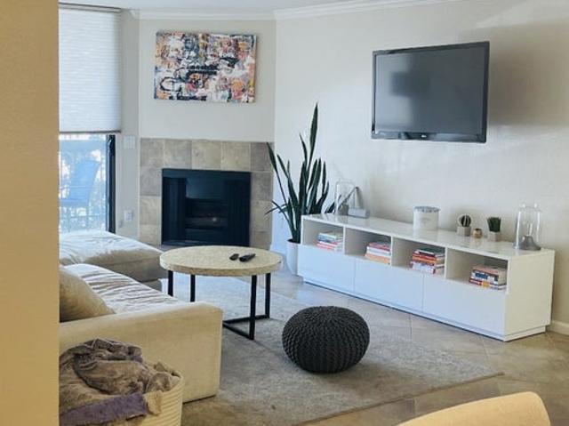 Room for rent in Canoga Park, California