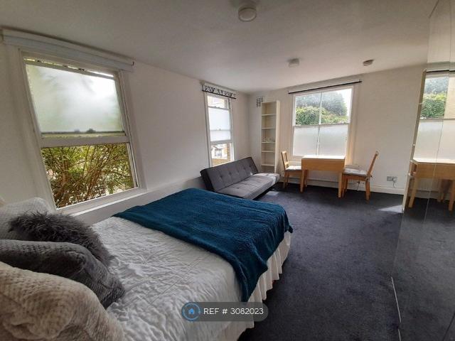 Studio for rent in London Borough of Hammersmith and Fulham, Greater London