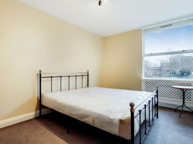 Apartment for rent in York Road Estate, Greater London