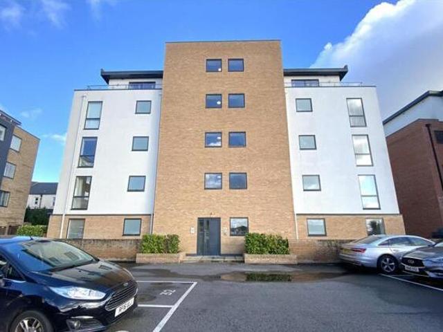 House for sale in Heol-las, Surrey