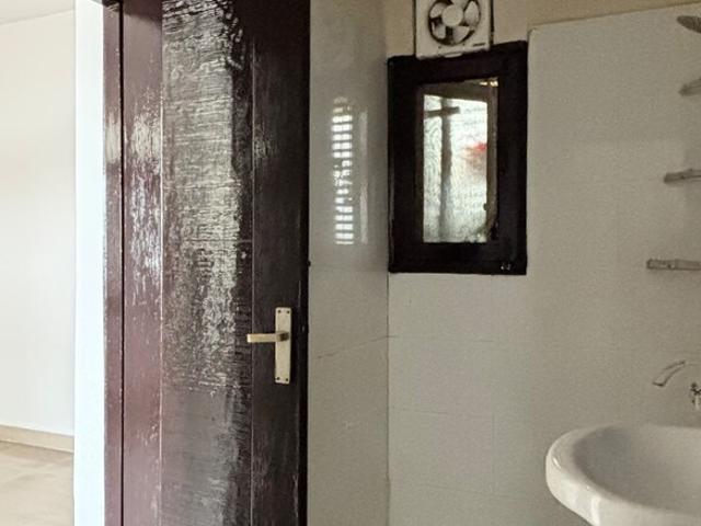 Property for rent in Deri