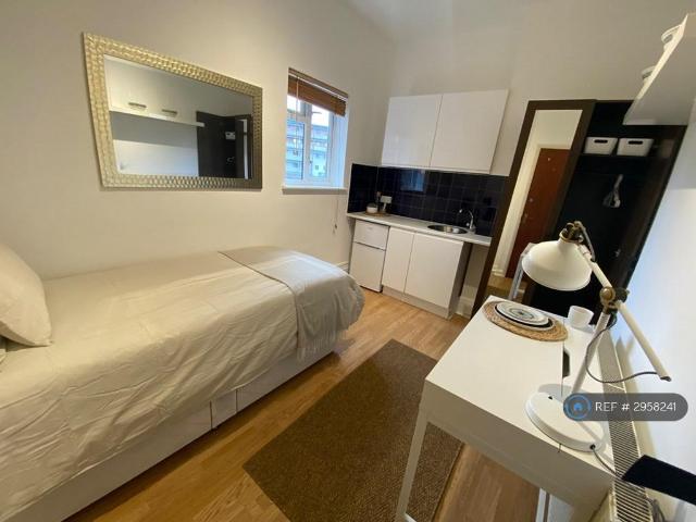House for rent in West Hampstead, Greater London