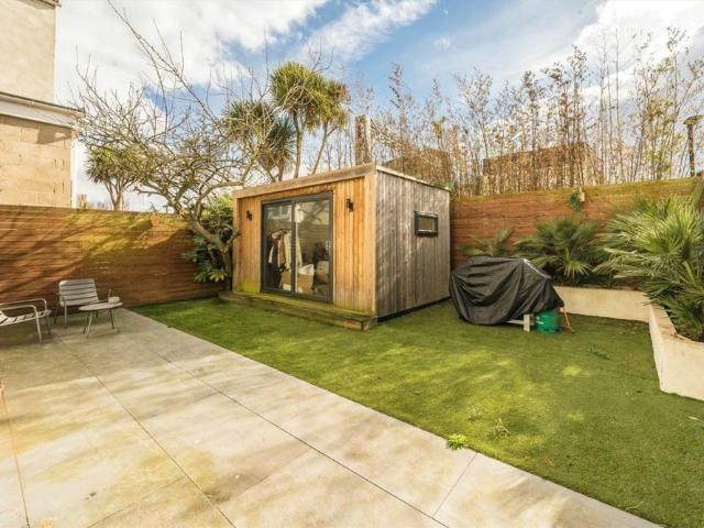 Apartment for rent in West Hampstead, Isle Of Man