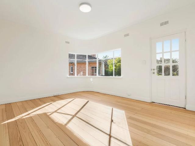 Apartment for rent in St Kilda, Melbourne