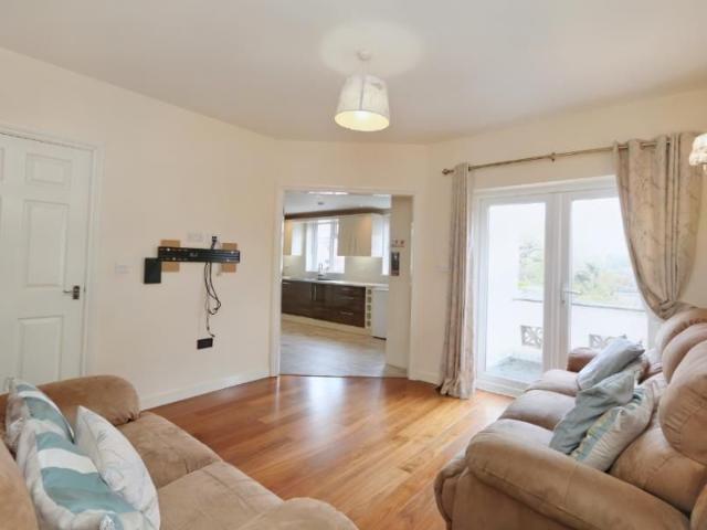 Apartment for rent in Blackhills, Surrey