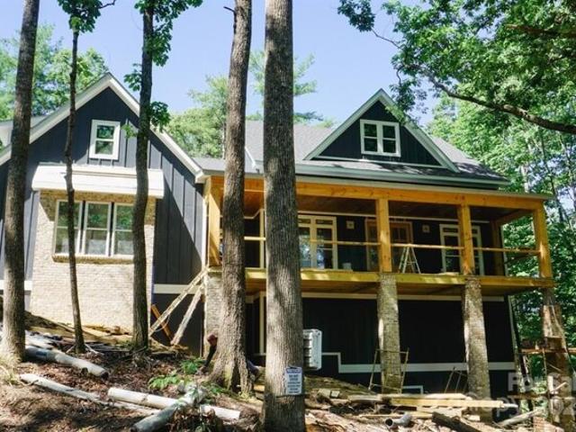 House for sale in Hendersonville