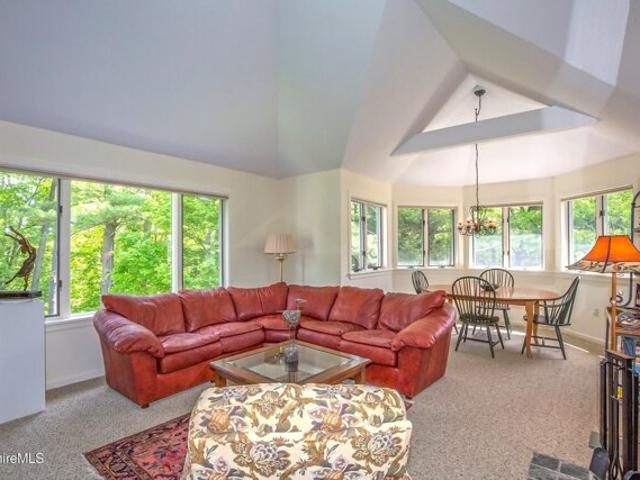 Condo for sale in Lee