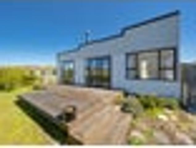 House for sale in Chaslands, Canterbury