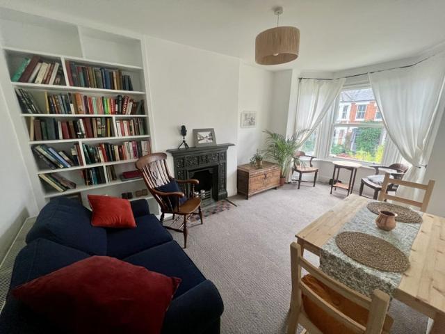Apartment for rent in Stroud Green, Greater London
