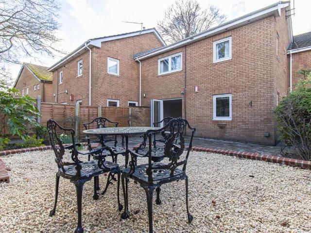 Apartment for rent in Falcon Lodge, Wales