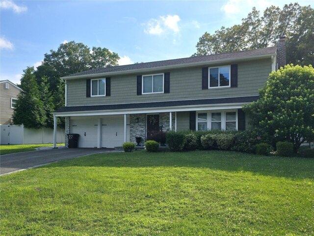House for sale in Lake Grove